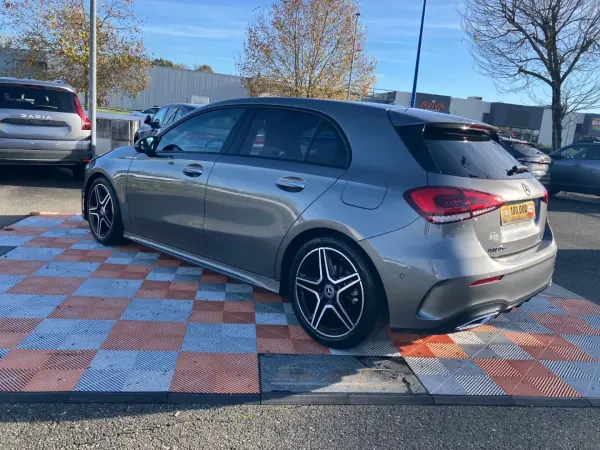 Mercedes-Benz CLASSE A 180 D 7G-DCT AMG LINE Full LED GPS Caméra Pack Premium - Photo 3