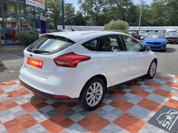 Ford FOCUS 1.6 TDCI 115 TREND - Photo 2
