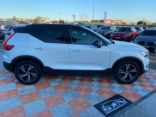 Volvo XC 40 2.0 D3 150 R-DESIGN - Photo 4