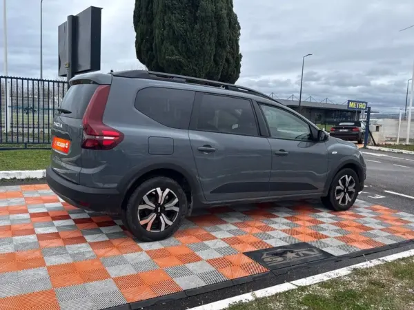 Dacia JOGGER 1.0 TCe 110 BV6 EXPRESSION GPS Caméra JA 16" 7PL - Photo 5