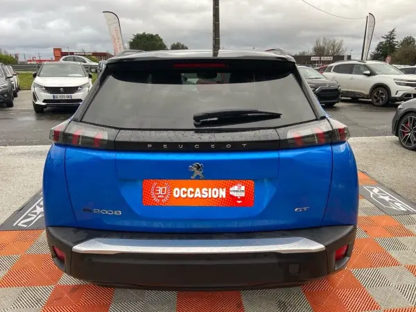 Peugeot E-2008 136 GT - Photo 5