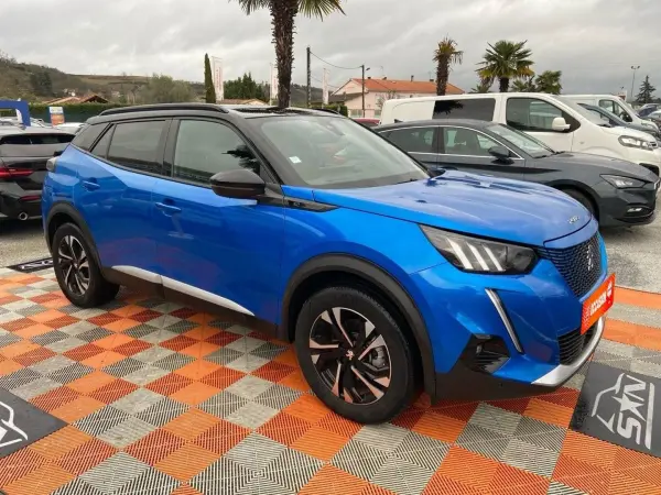 Peugeot E-2008 136 GT - Photo 3