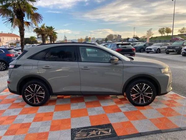 DS DS7 BlueHDi 130 EAT8 PALLAS Pack Confort & Tech Caméra 360° Hayon Hifi Focal - Photo 4