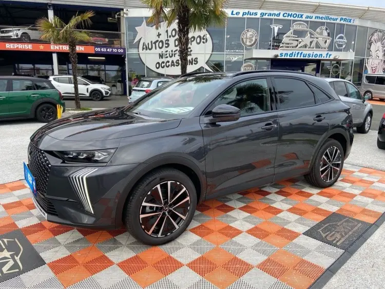 DS DS7 BlueHDi 130 EAT8 PALLAS Pack Confort Hayon Hifi Focal