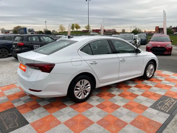 Skoda OCTAVIA 2.0 TDI 115 BV6 AMBITION Caméra - Photo 5