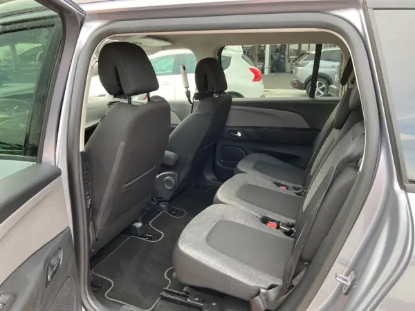 Citroën GRAND C4 SPACETOURER PureTech 130 EAT8 FEEL GPS Caméra 7 PL - Photo 4