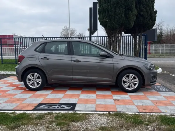 Volkswagen POLO 1.0 tsi 95 LOUNGE - Photo 4