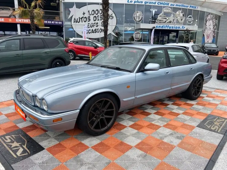 Jaguar XJR 4.0 L6 326 cv